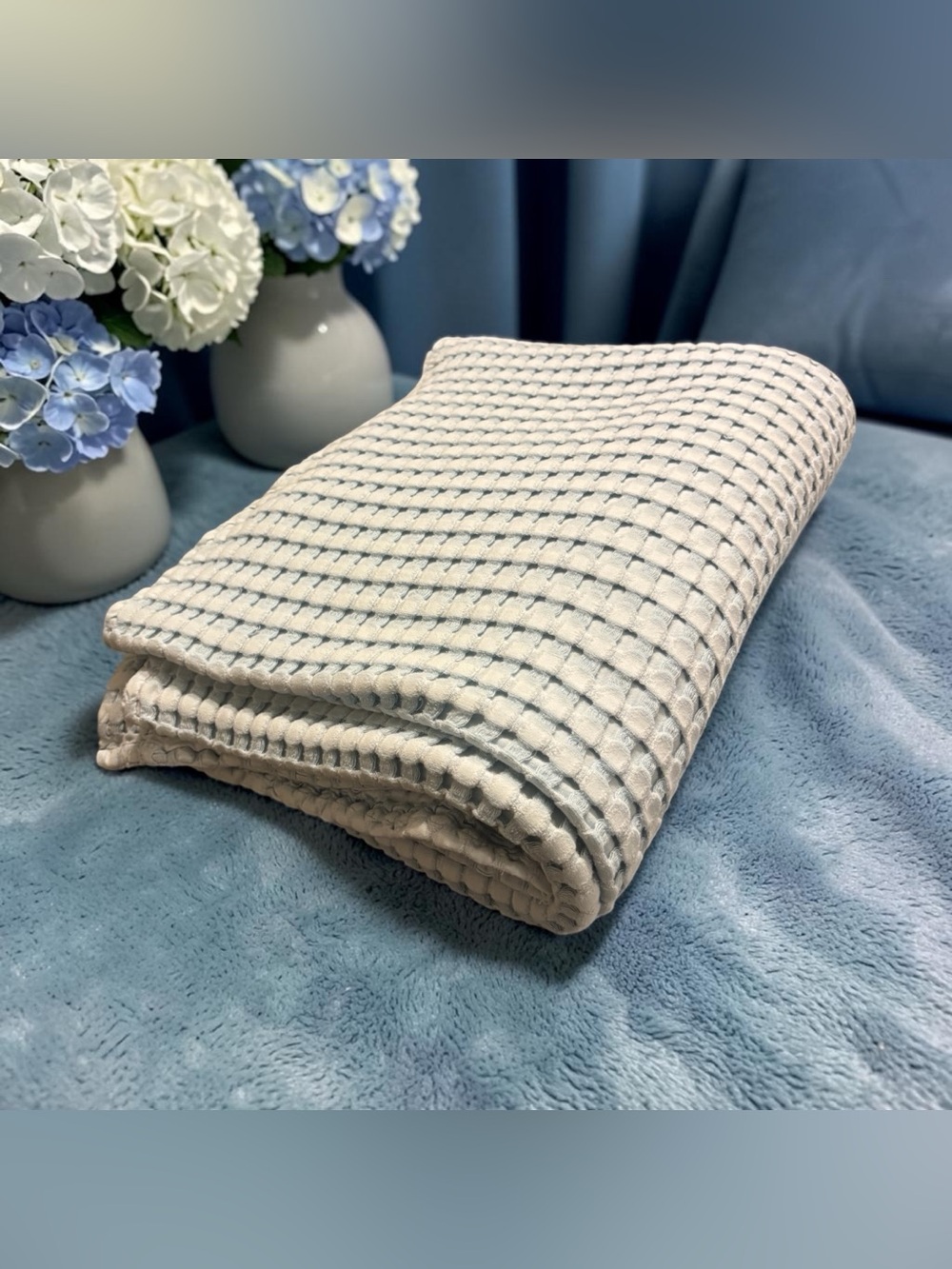 Bedsure Cooling Waffle Weave Blanket Light Blue Queen Full Soft Lightweight